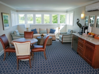 Eagle Point Golf Club - Accommodations - Living Area 2